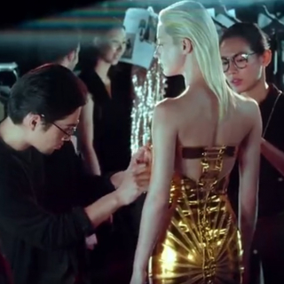 打赌你没见过这样的电脑广告